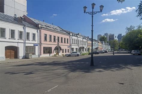  「Streets of Moscow」: 静かなる都市の息吹と、時間の流れを捉えた貴重な瞬間